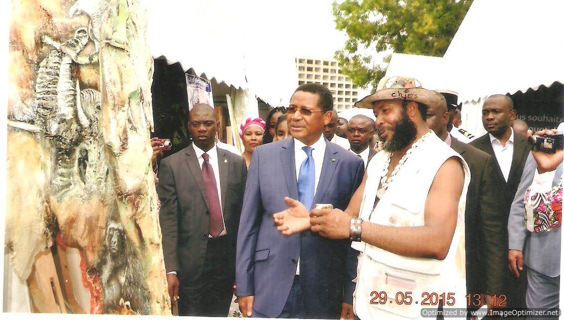 146-le-premier-ministre-gabonaise-le-professoeur-daniel-ona-ondo-avec-chima-ogbonnaya-artiste-en-2015-