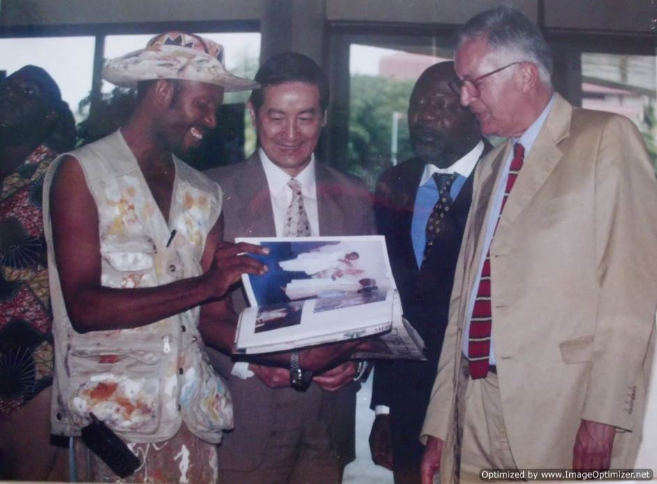 200-ambassadeur-de-chine-ambassadeur-du-cameroune-et-ambassadeur-des-etats-unis-d-amerique-avec-chima-ogbonnaya-artiste-en-2001-